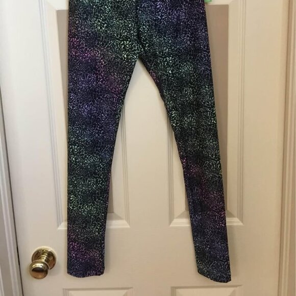 Printed Active Leggings. - Picture 2 of 3